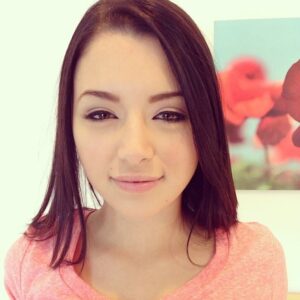 Daisy Summers Height, Weight, Career, Net Worth, and Family