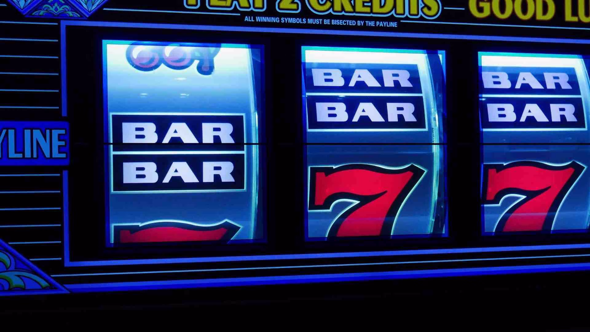 Why Classic Three-Reel Slots Maintain a Dominant Market Share